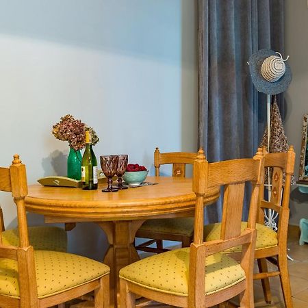 Pokoje Goscinne Przy Rynku Dąbrówno エクステリア 写真